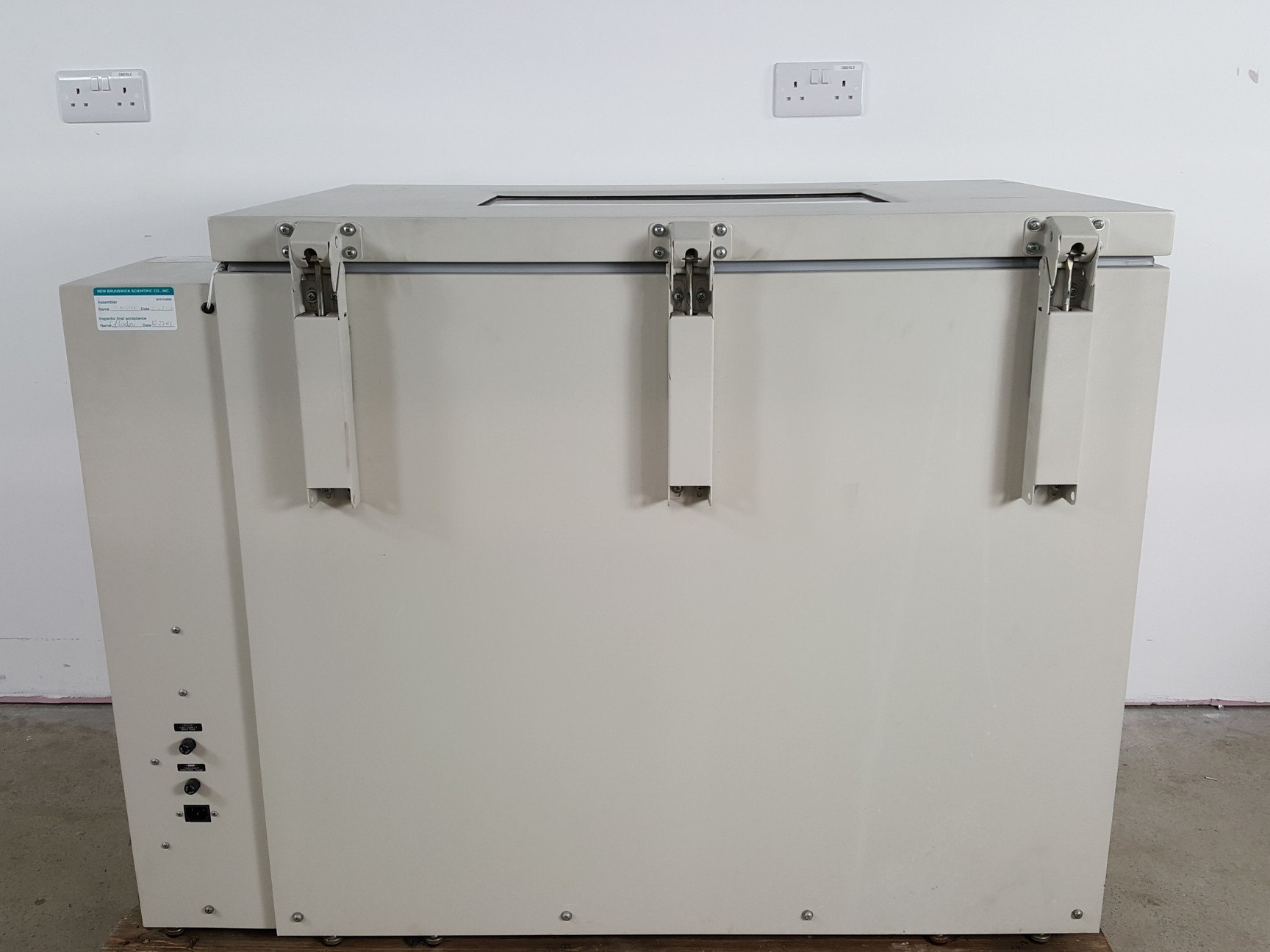 Image of New Brunswick Scientific Classic C25KC Shaking Incubator Shaker Lab