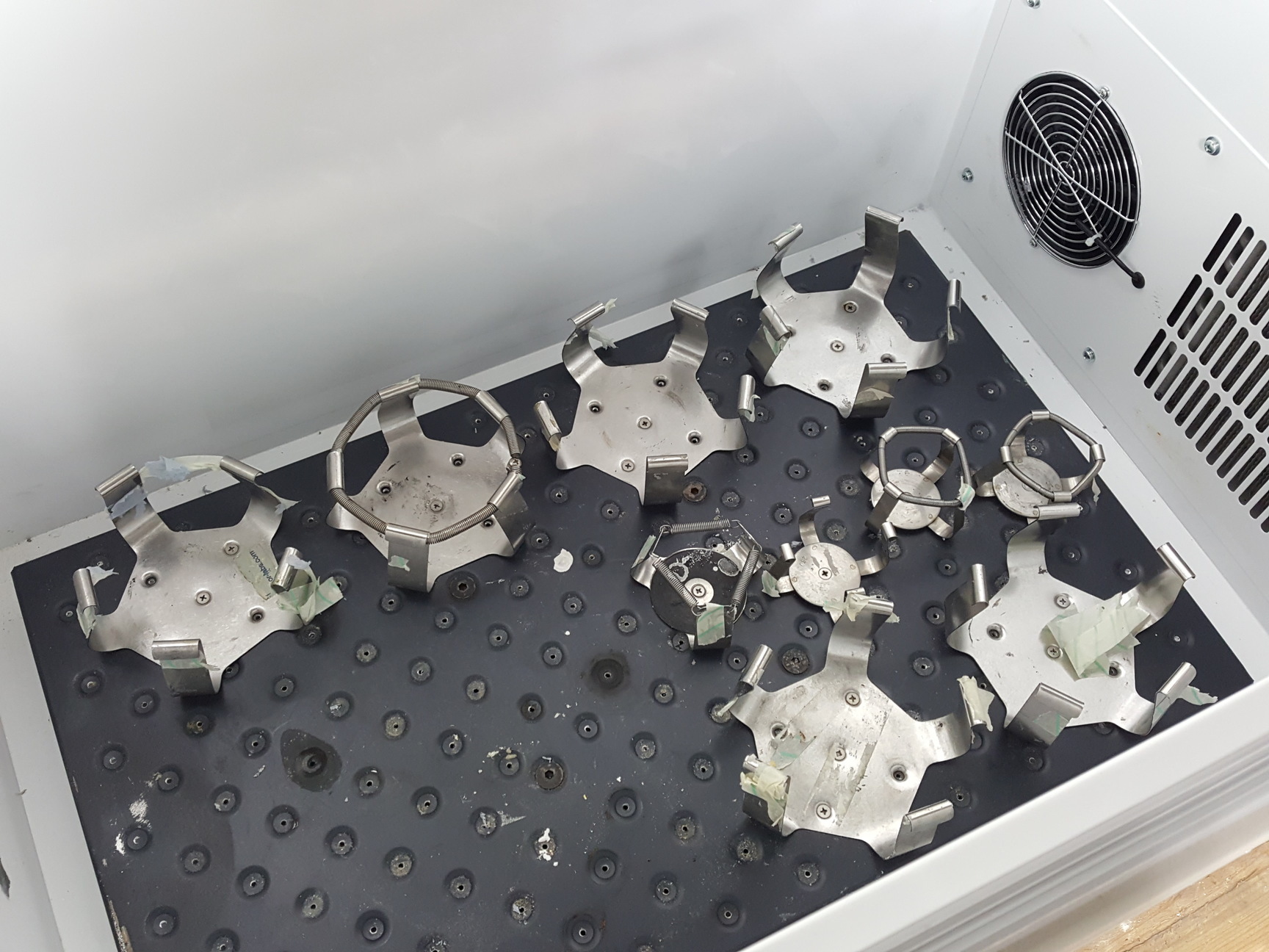 Image of New Brunswick Scientific Classic C25KC Shaking Incubator Shaker Lab