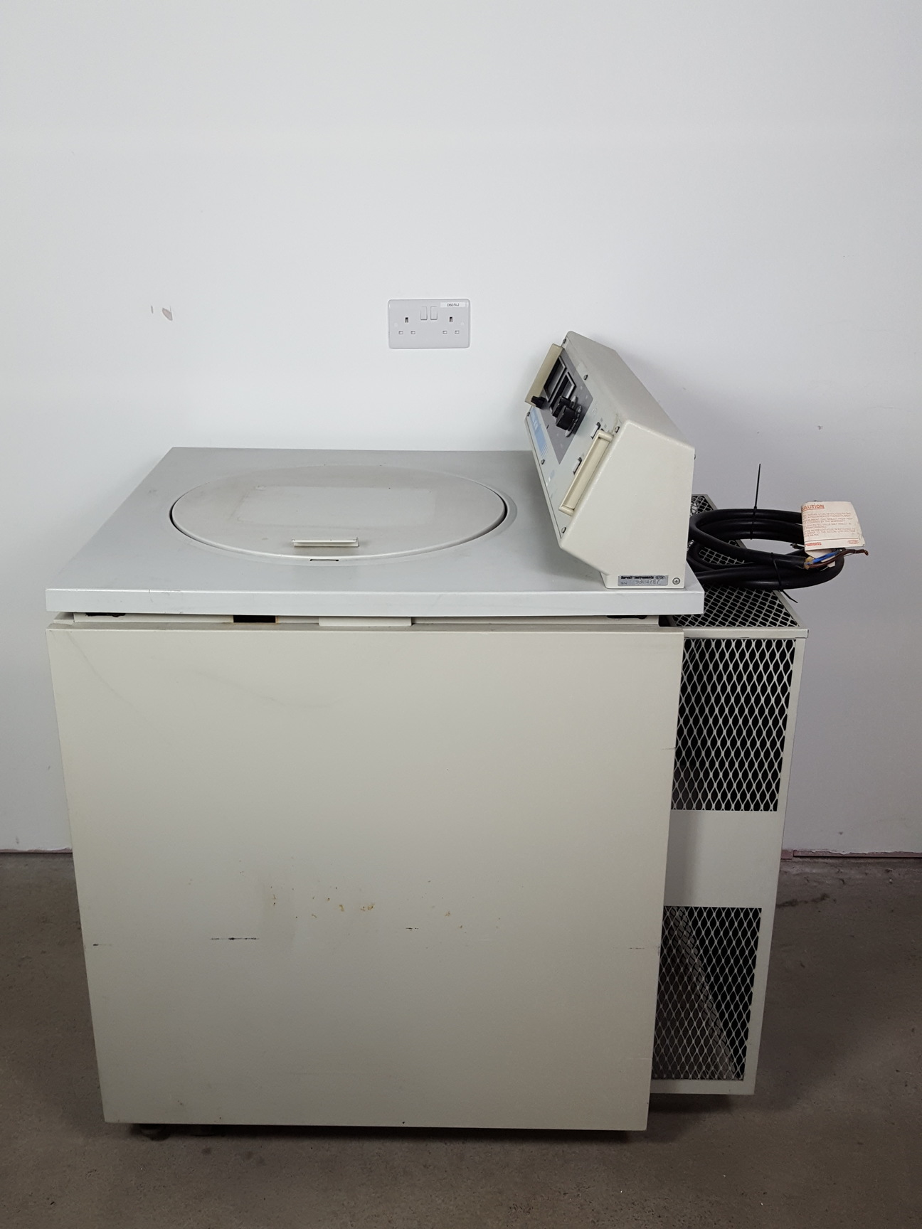 Image of Sorvall DuPont RC 5B Plus Floor-Standing Laboratory Centrifuge w/ Manuals lab