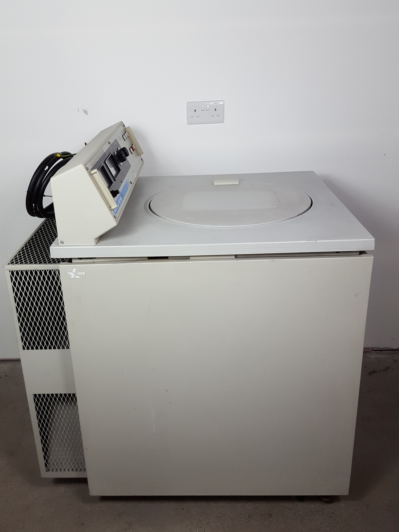 Image of Sorvall DuPont RC 5B Plus Floor-Standing Laboratory Centrifuge w/ Manuals lab