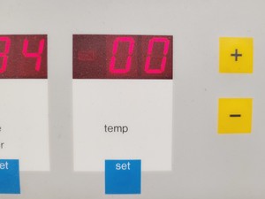 Thumbnail image of Heraeus Megafuge 1.0R Centrifuge with 5000rpm #2704 Rotor Lab