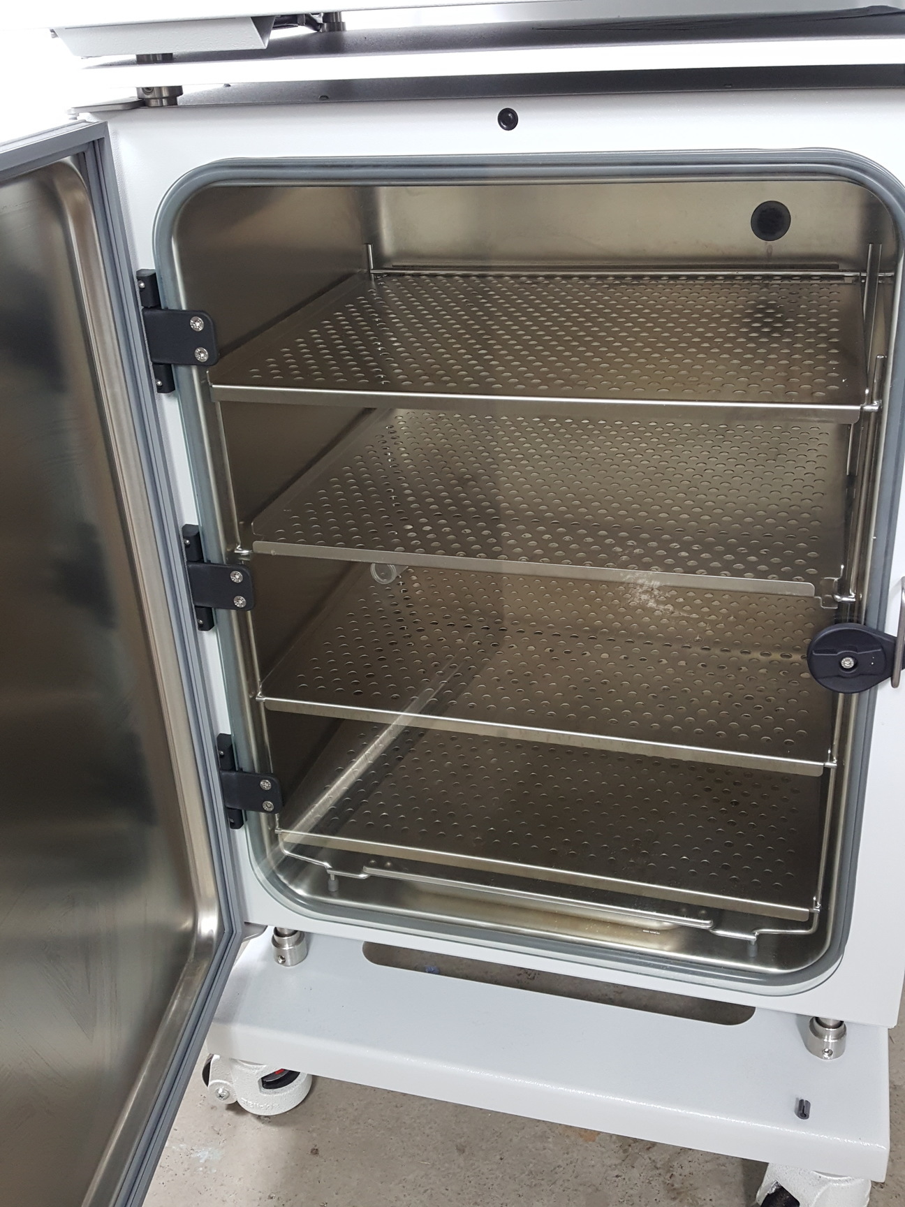 Image of Eppendorf New Brunswick Galaxy 170 S Laboratory Incubator Double Stack Lab