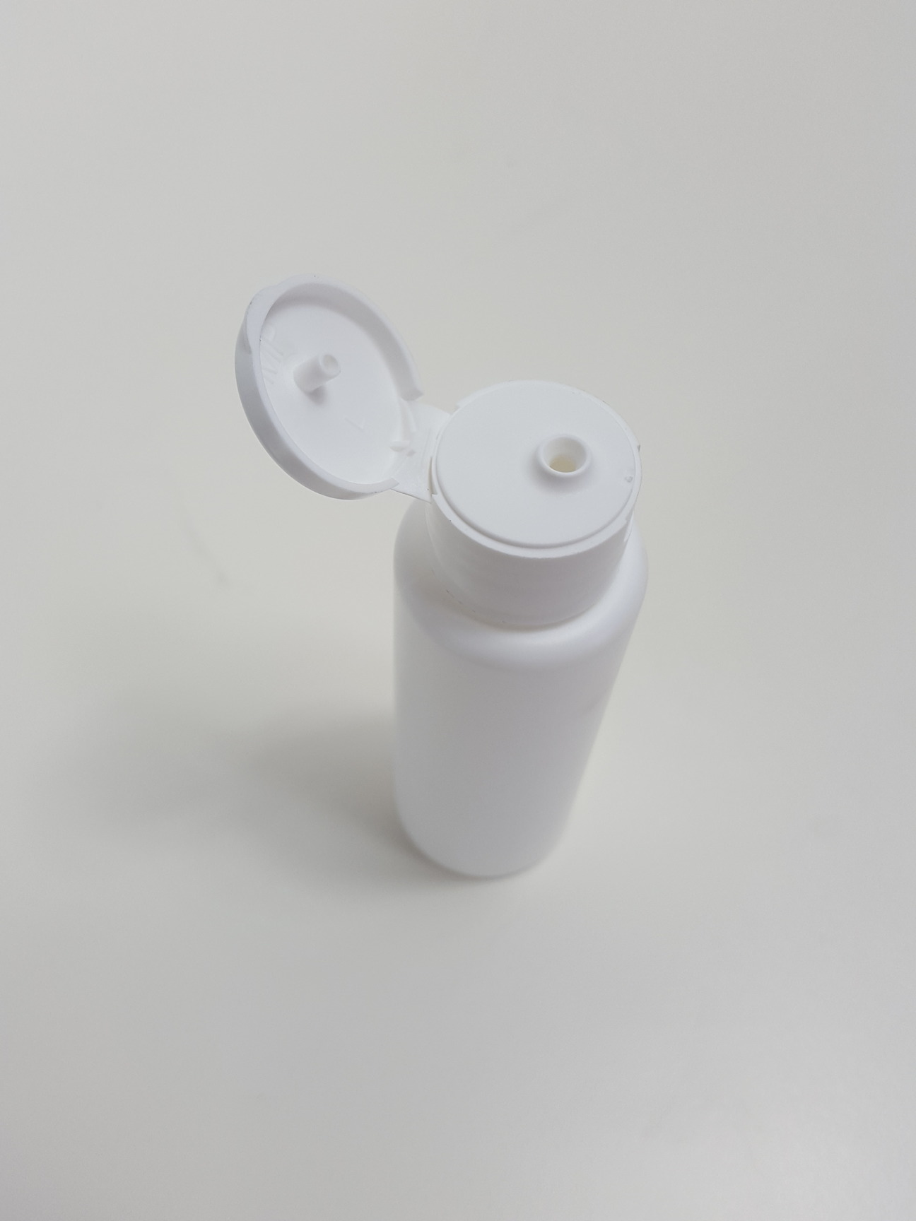 Image of Job Lot 4000 HDPE Plastic Bottles - 5l Pump, 2.5l, 1l Spray, 500ml, 50ml 