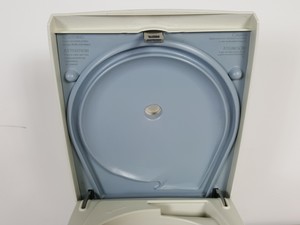 Thumbnail image of VWR Micro Star 17 Laboratory Centrifuge + 24-Tube Rotor Lab
