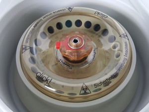 Thumbnail image of VWR Micro Star 17 Laboratory Centrifuge + 24-Tube Rotor Lab