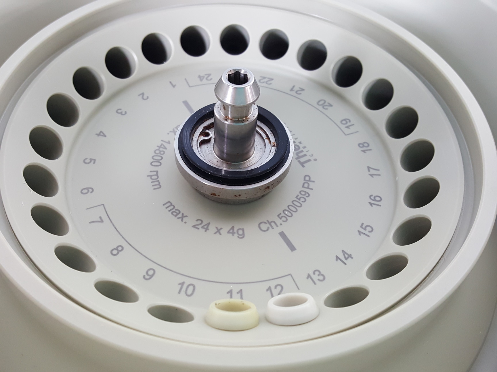 Image of VWR Micro Star 17 Laboratory Centrifuge + 24-Tube Rotor Lab