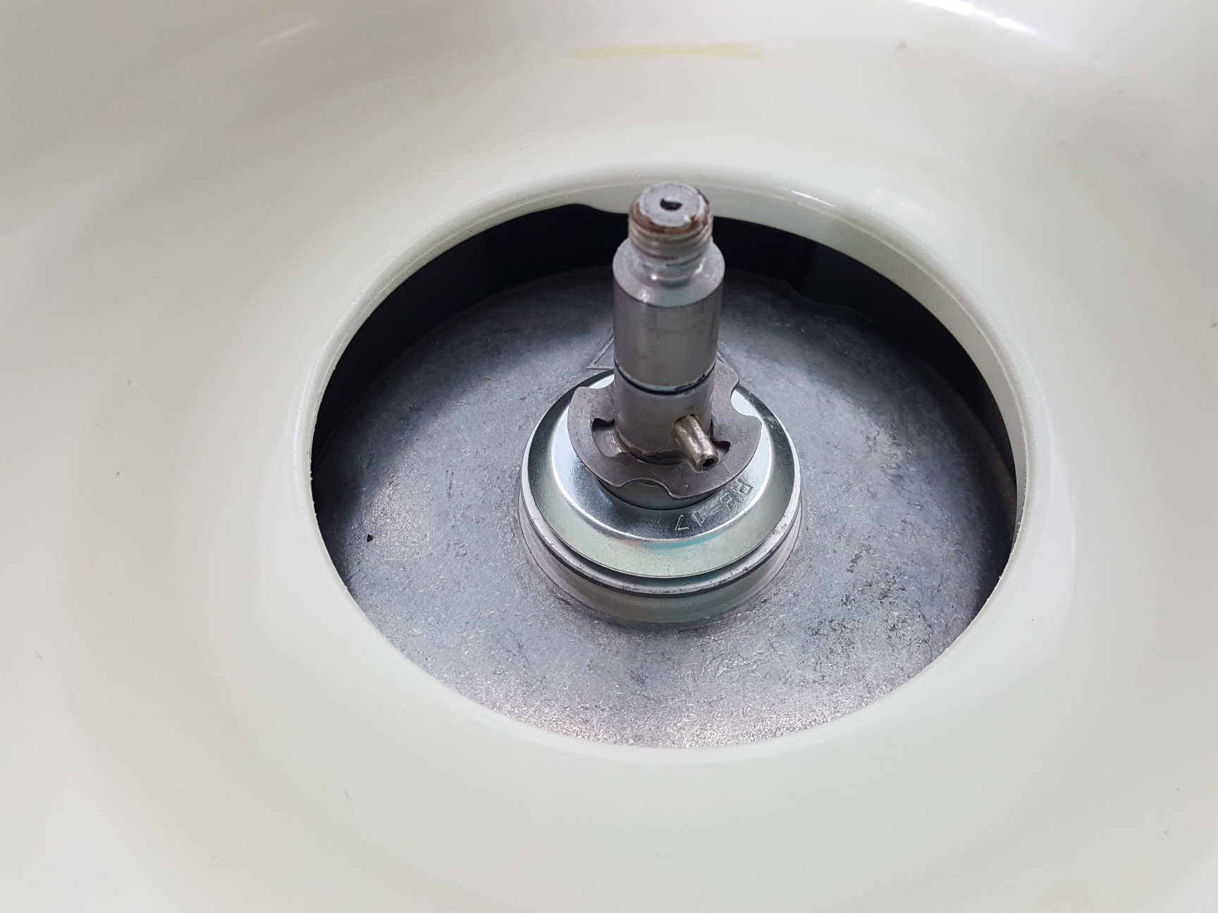 Image of VWR Micro Star 17 Laboratory Centrifuge + 24-Tube Rotor Lab