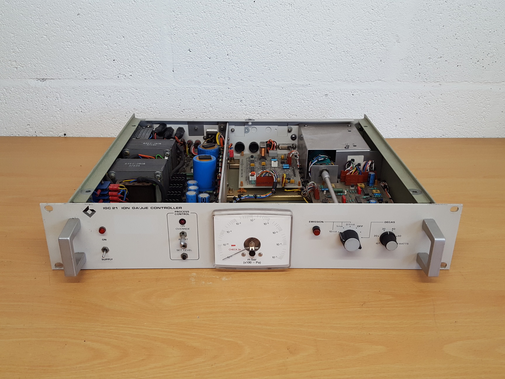 Image of V.G. Electronics Ltd Model IGC 21 Ion Gauge Controller Lab Vacuum