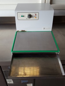 Thumbnail image of RA LAMB Model E66/3 Laboratory Cold Plate Lab