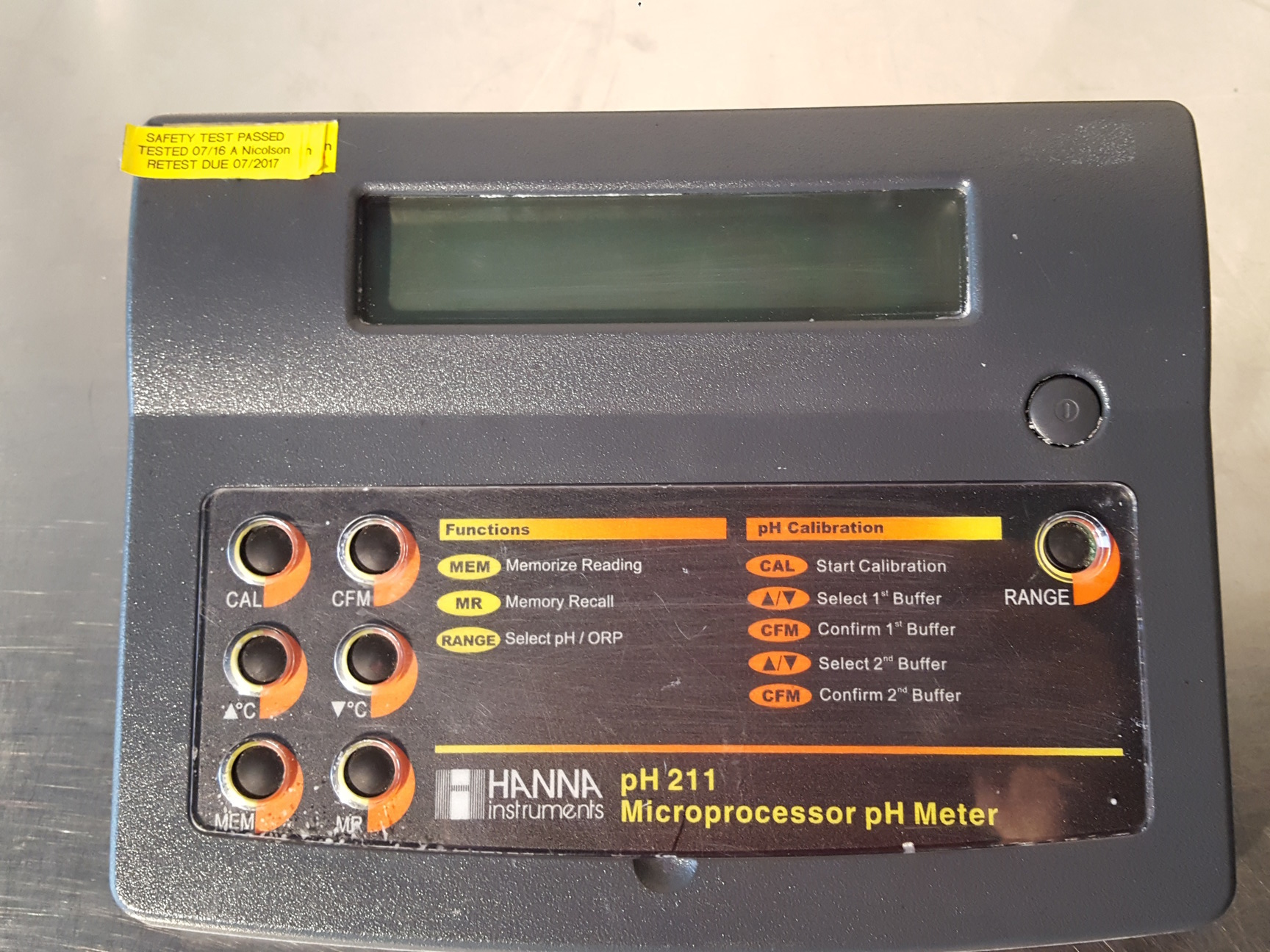 Image of HANNA Instruments Model pH211 Microprocessor pH Meter Lab