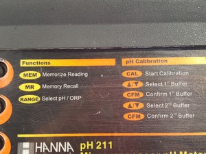 Thumbnail image of HANNA Instruments Model pH211 Microprocessor pH Meter Lab