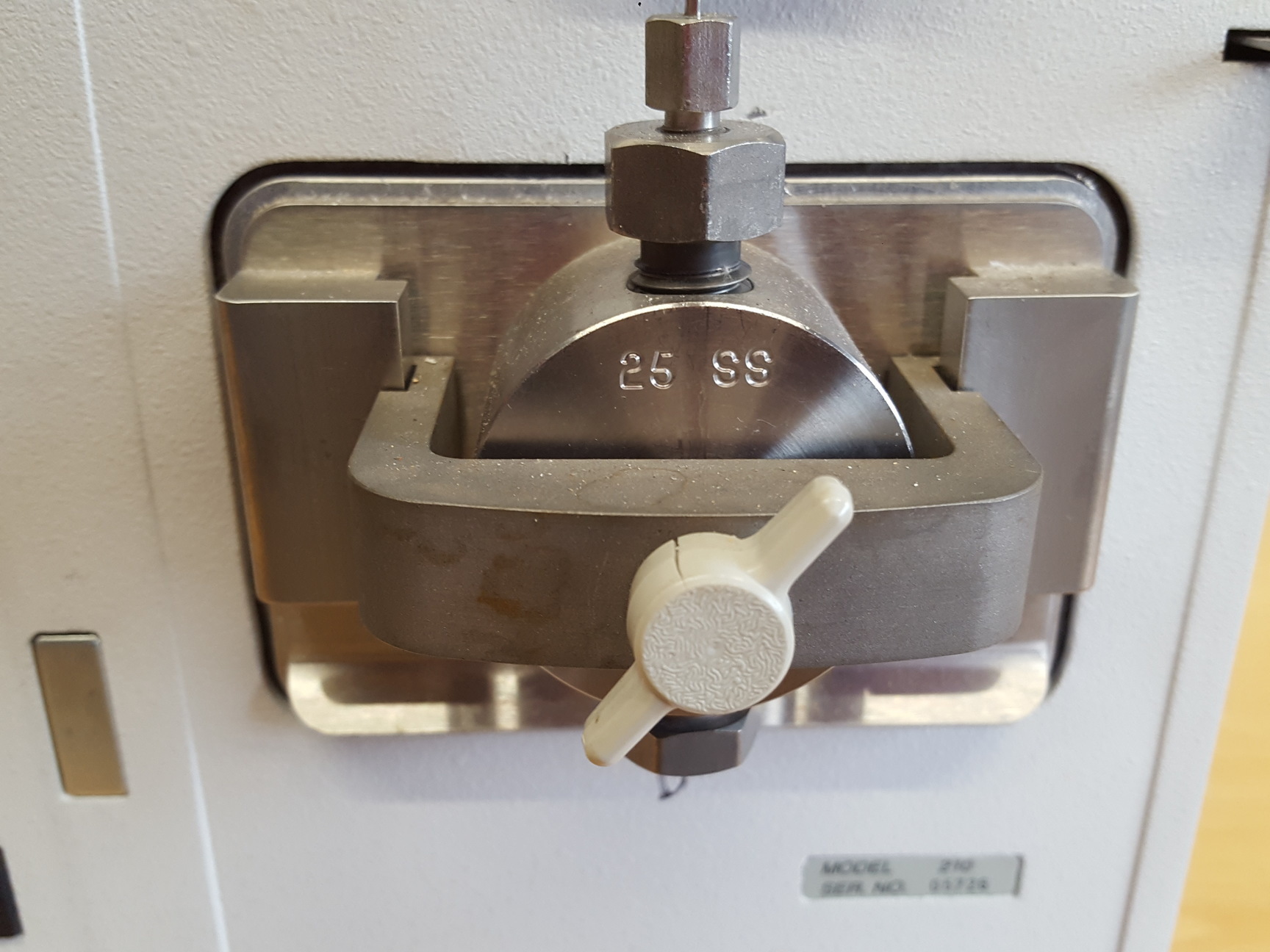 Image of Varian ProStar Model 210 Solvent Delivery Module for HPLC Lab