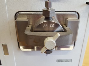 Thumbnail image of Varian ProStar Model 210 Solvent Delivery Module for HPLC Lab