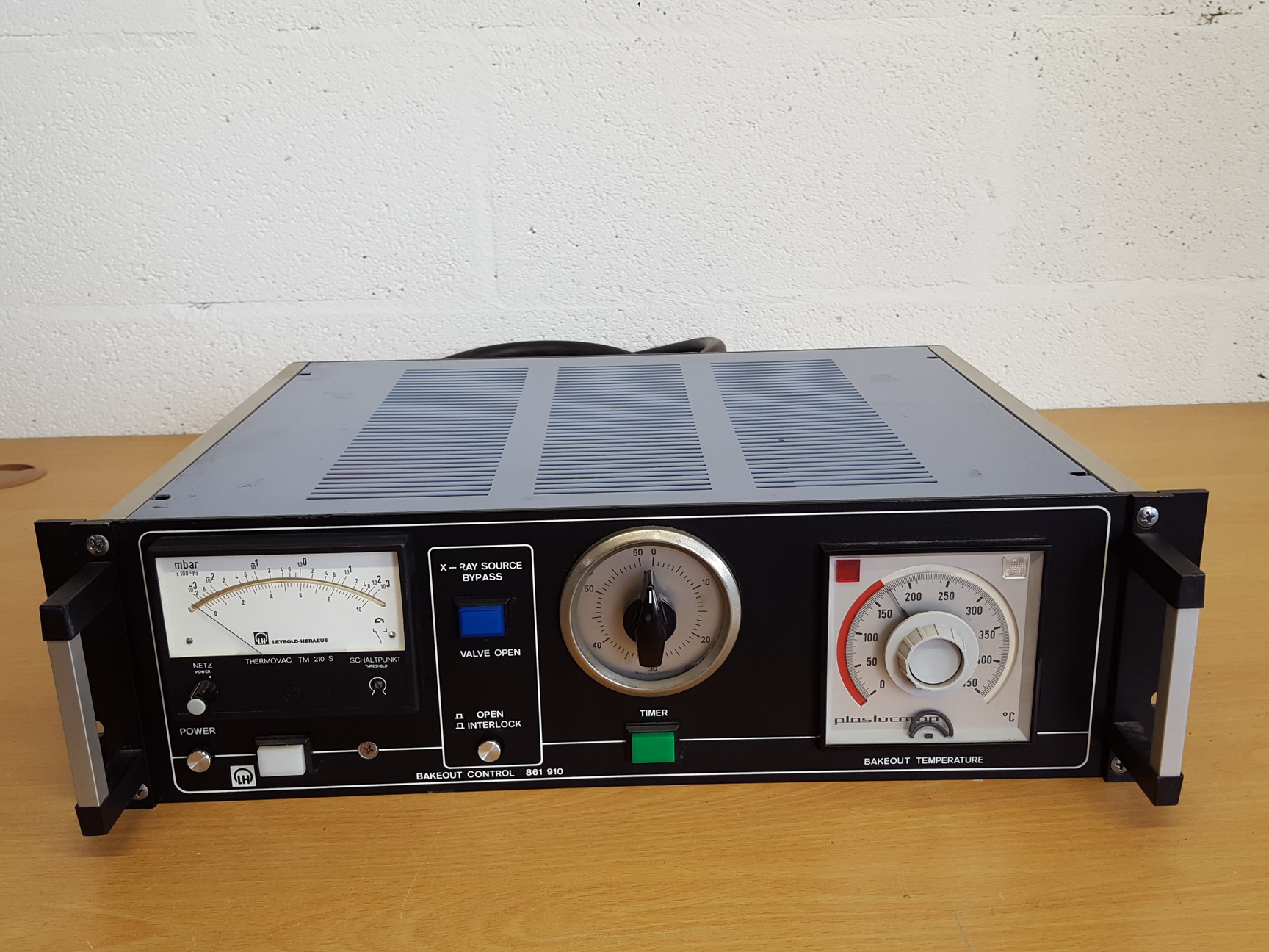 Image of Leybold-Heraeus HR10 Bakeout Control 861 910 Lab