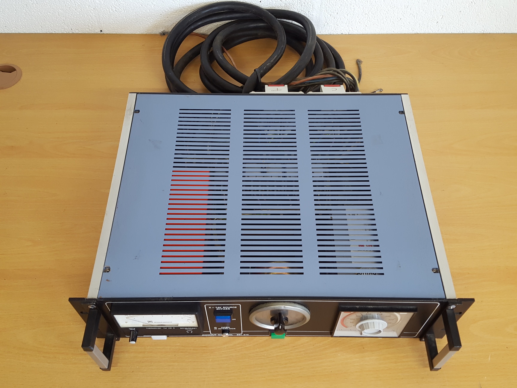 Image of Leybold-Heraeus HR10 Bakeout Control 861 910 Lab