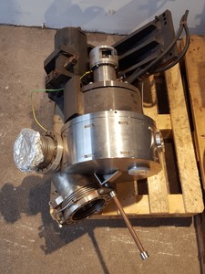 Thumbnail image of UHV Vacuum Chamber Balzers Lab Flanges EELS / VSW-EELS, Preparation