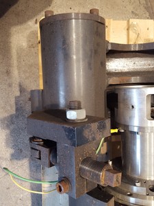 Thumbnail image of UHV Vacuum Chamber Balzers Lab Flanges EELS / VSW-EELS, Preparation