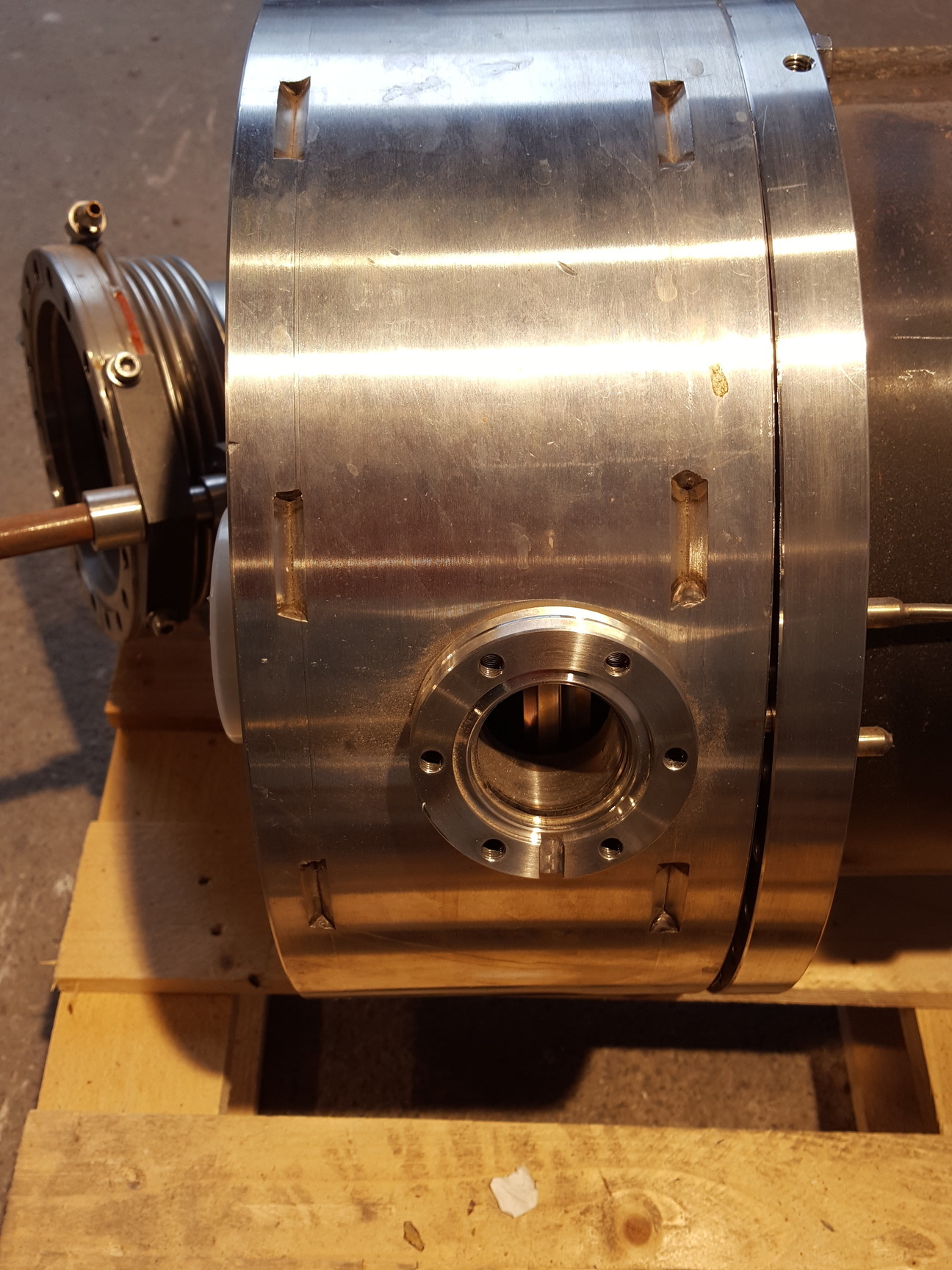 Image of UHV Vacuum Chamber Balzers Lab Flanges EELS / VSW-EELS, Preparation