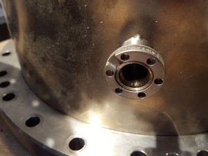 Thumbnail image of UHV Vacuum Chamber Balzers Lab Flanges EELS / VSW-EELS, Preparation
