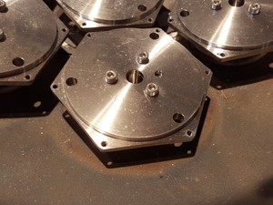 Thumbnail image of UHV Vacuum Chamber Balzers Lab Flanges EELS / VSW-EELS, Preparation