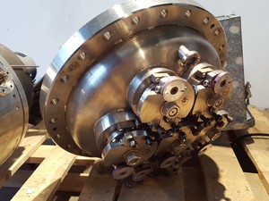 Thumbnail image of UHV Vacuum Chamber Balzers Lab Flanges EELS / VSW-EELS, Preparation