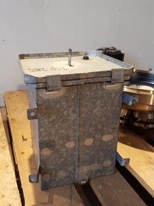 Thumbnail image of UHV Vacuum Chamber Balzers Lab Flanges EELS / VSW-EELS, Preparation