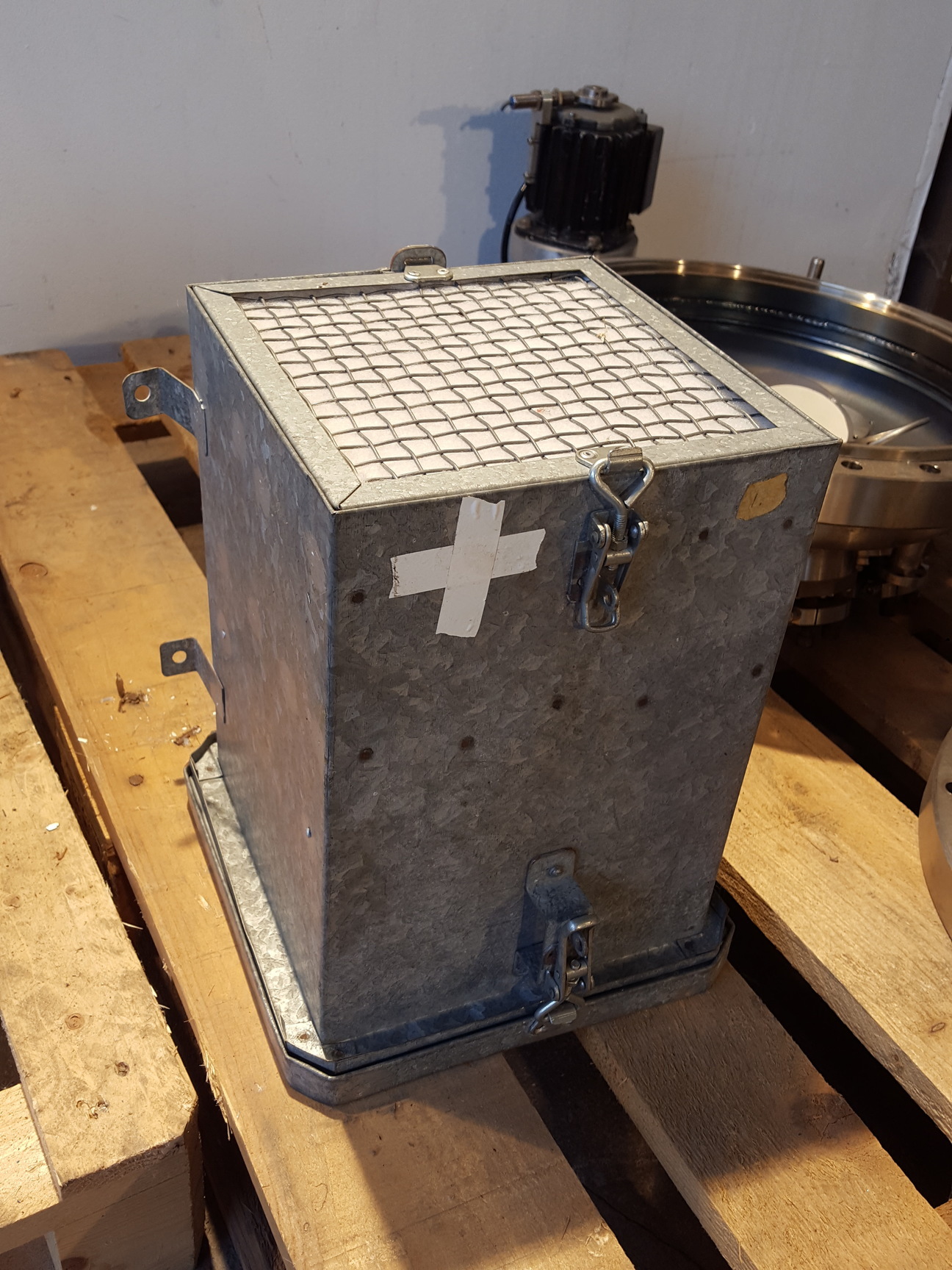 Image of UHV Vacuum Chamber Balzers Lab Flanges EELS / VSW-EELS, Preparation