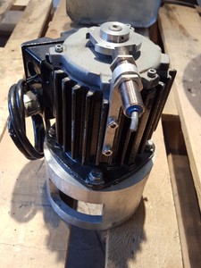 Thumbnail image of UHV Vacuum Chamber Balzers Lab Flanges EELS / VSW-EELS, Preparation