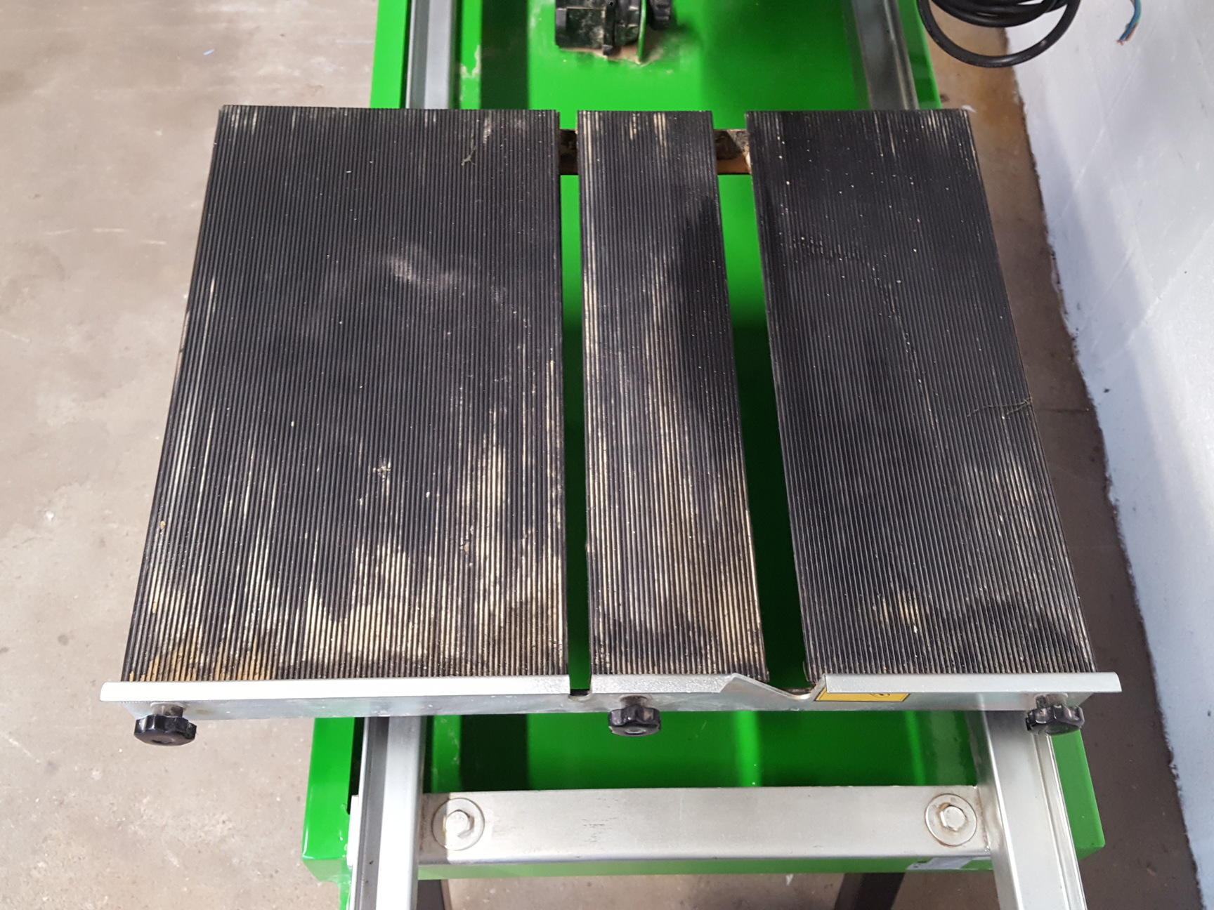 Image of Zipper ZI - STM350 800mm Electric Stone and Tile Cutter Saw