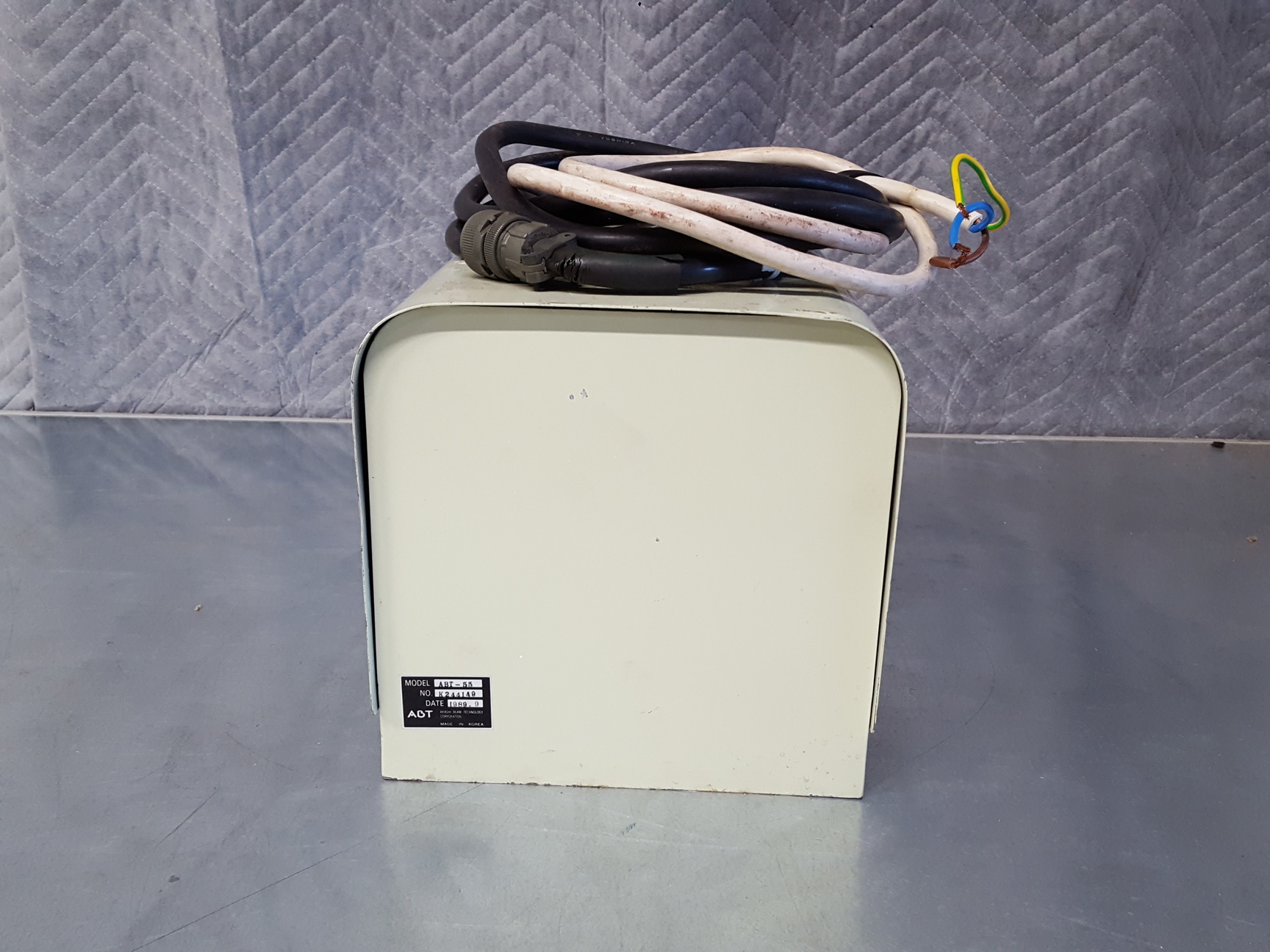 Image of ISI ABT Scanning Electron Microscope (SEM) ABT-55 Lab + Edwards VR5 Pump