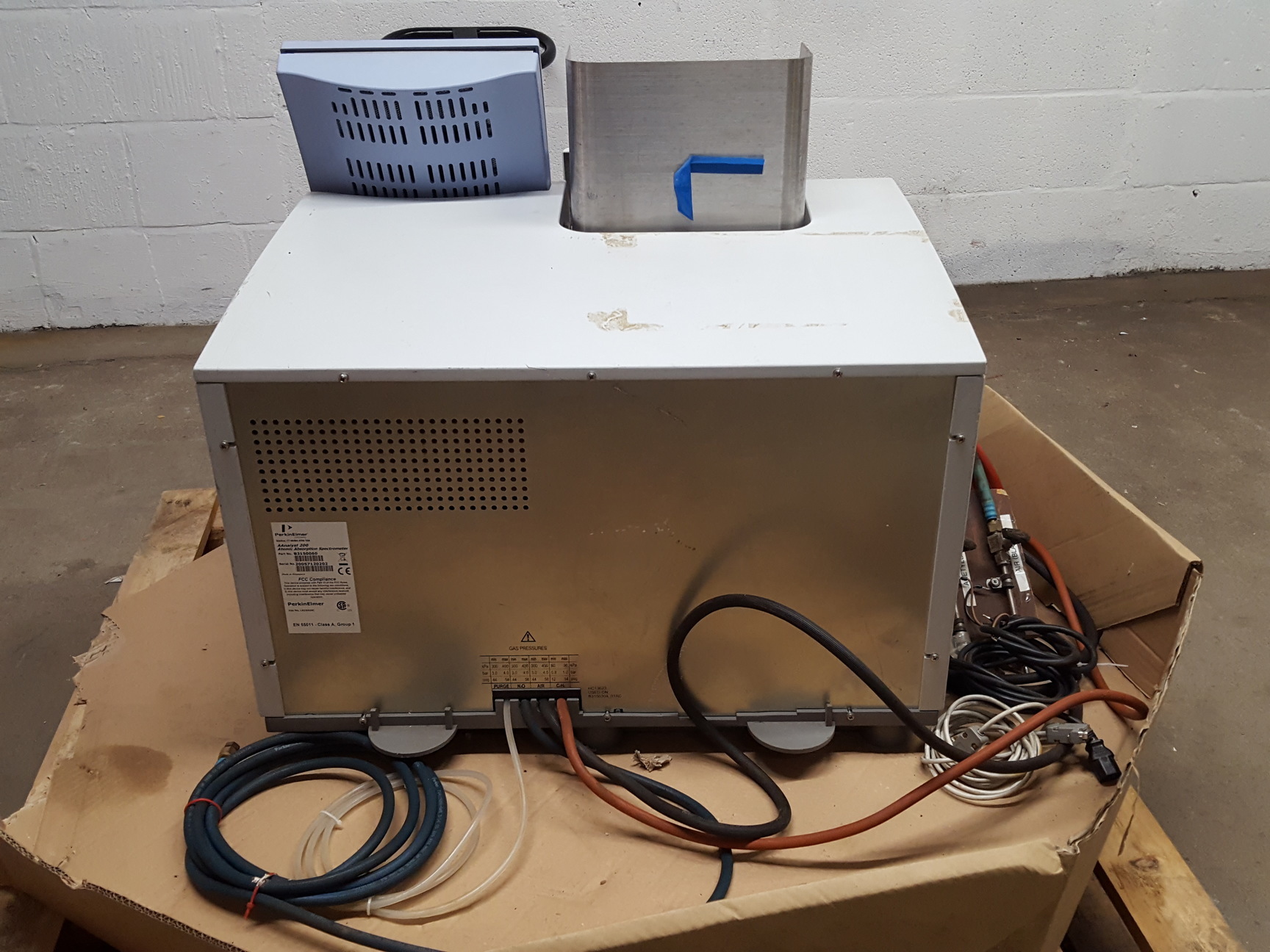 Image of Perkin Elmer AAnalyst 200 AA Atomic Absorption Spectrometer Lab