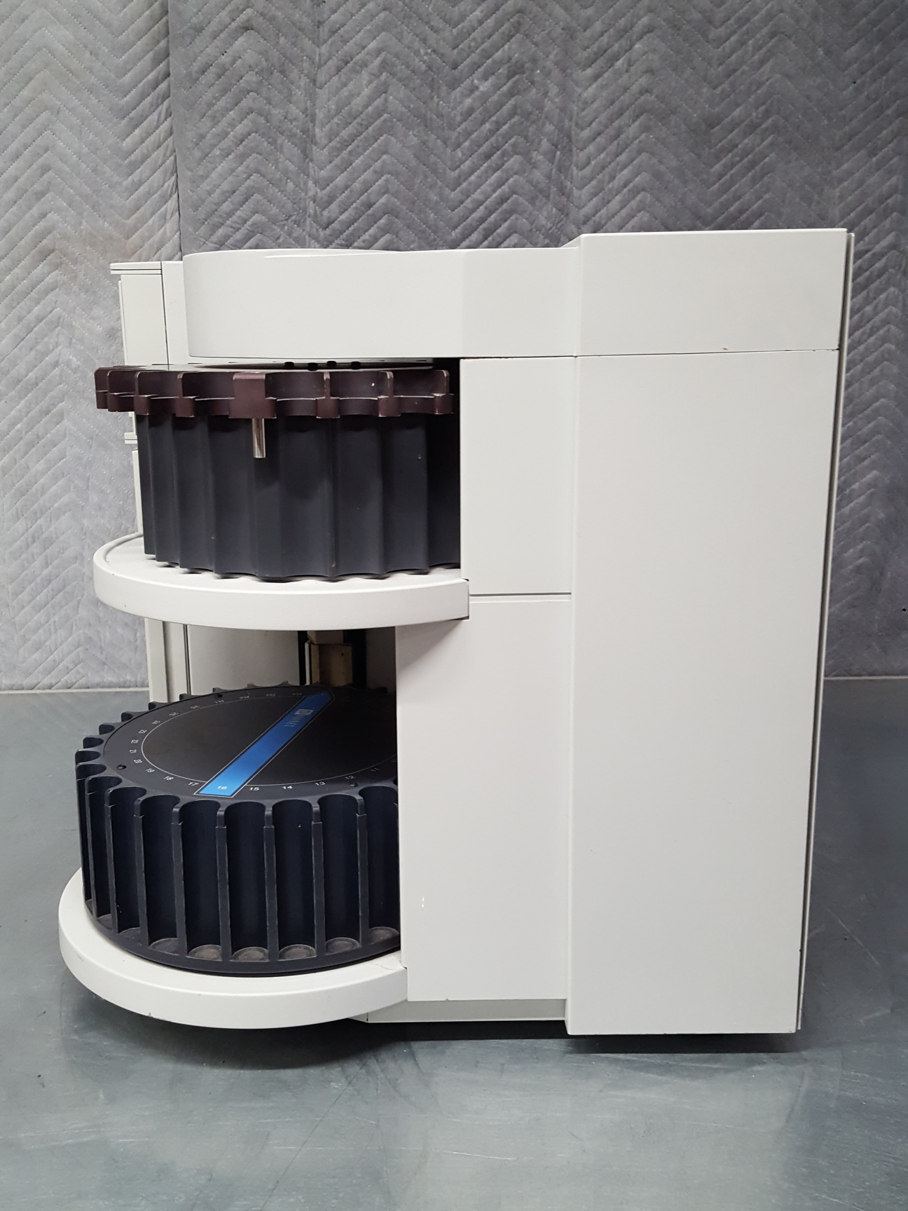 Image of Dionex ASE 200 Accelerated Solvent Extractor System & Accessories Lab