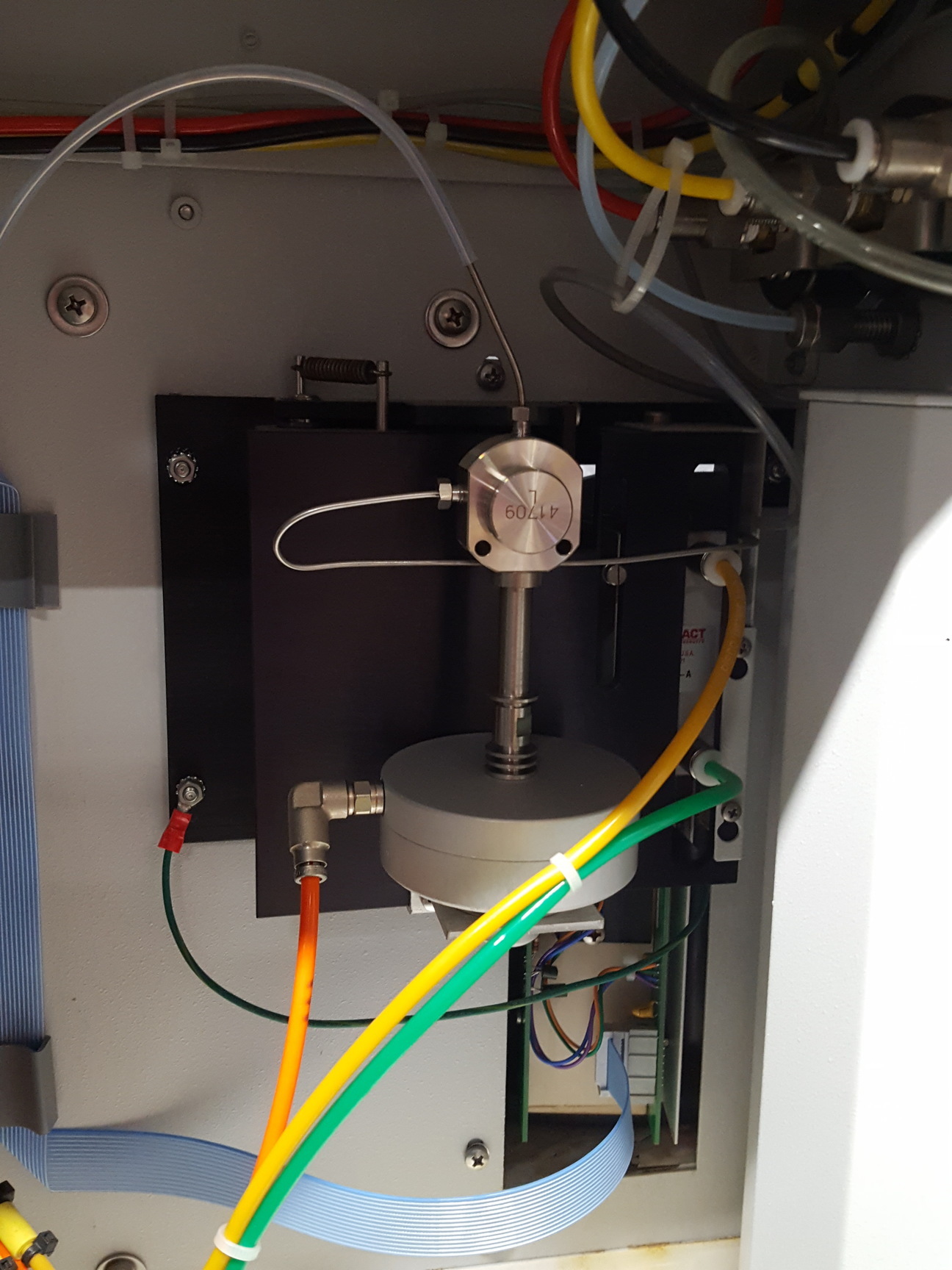 Image of Dionex ASE 200 Accelerated Solvent Extractor System & Accessories Lab