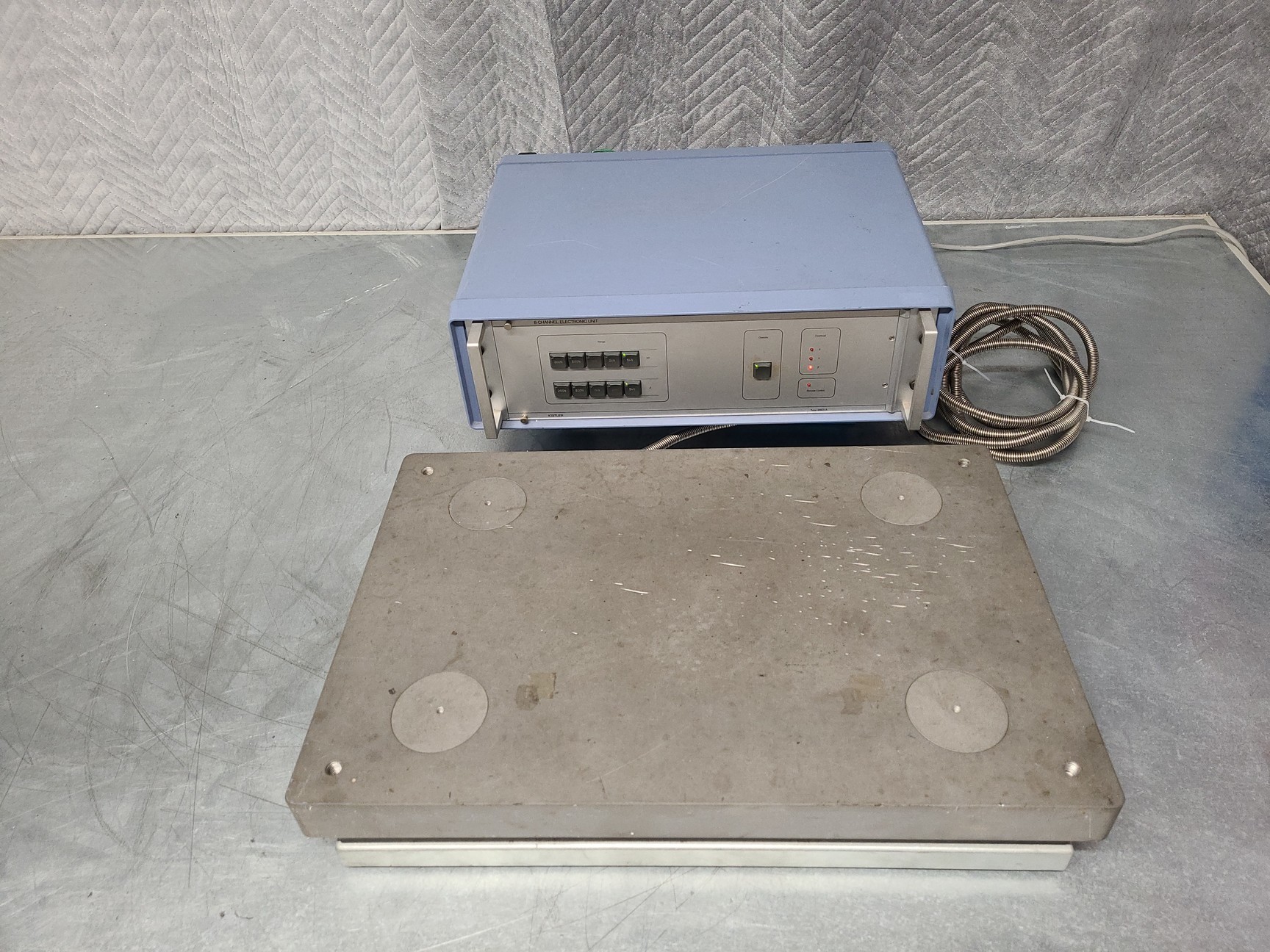 Image of Kistler 3D Biomechanics Force Plate Type 9286B &  9863A 8-Channel Unit Lab 9281B