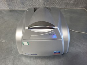 Thumbnail image of QIAGEN Rotor-Gene Q Real-Time PCR RT-PCR System + Rotors Lab