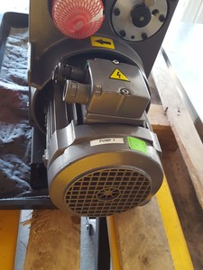 Thumbnail image of Edwards Two Stage E2M40 Vacuum Pump Lab