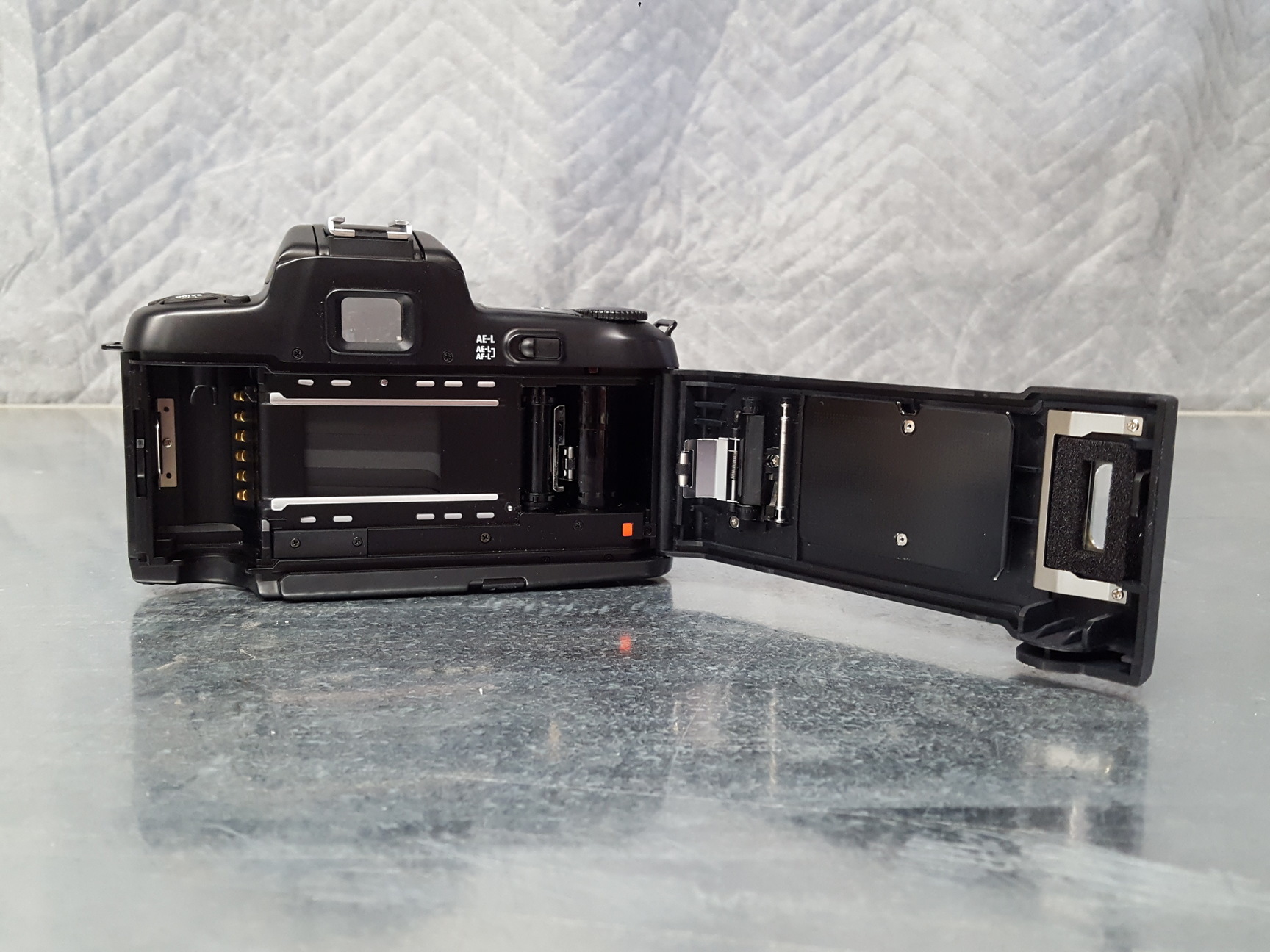 Image of NIKON F-601 AF SLR 35MM Film Camera Boxed