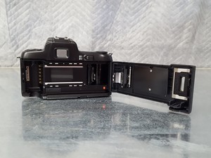 Thumbnail image of NIKON F-601 AF SLR 35MM Film Camera Boxed