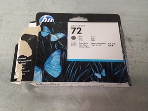 Thumbnail image of Pair of HP 72 Printheads Yellow / Matte Black & Gray / Photo Black