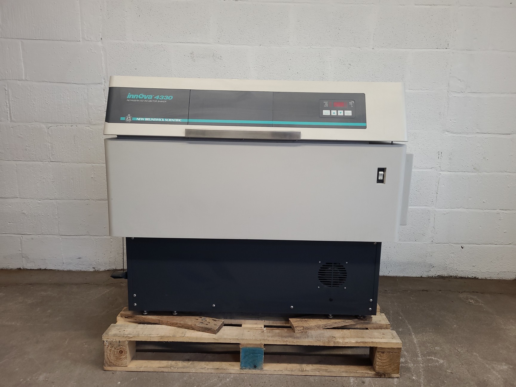 Image of New Brunswick Innova 4330 Refrigerated Incubator Shaker Lab Spares/Repairs