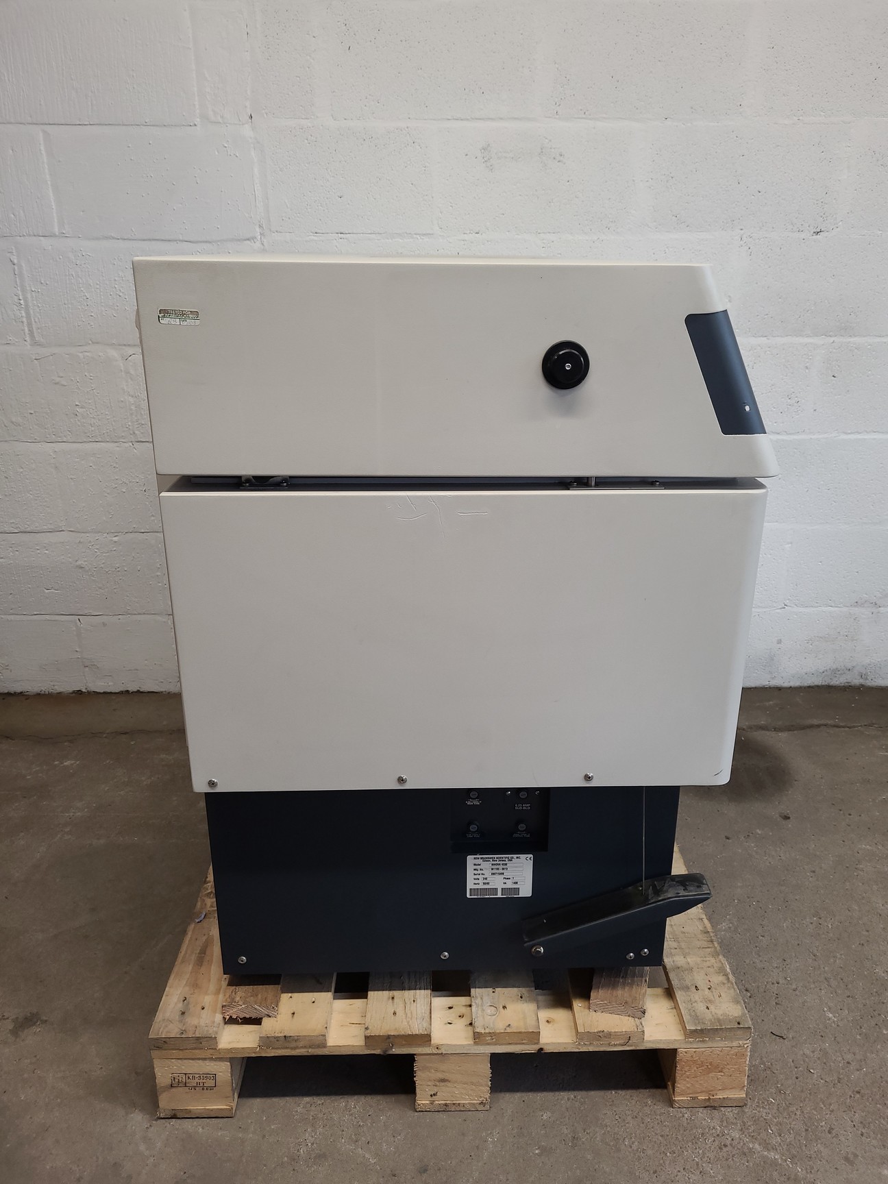 Image of New Brunswick Innova 4330 Refrigerated Incubator Shaker Lab Spares/Repairs