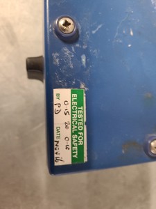 Thumbnail image of Electrothermal EME3 0250/CE 3x 250mL MK1 Multi Well Heating Mantle lab