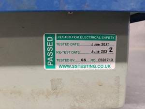 Thumbnail image of Electrothermal EME3 0250/CE 3x 250mL MK1 Multi Well Heating Mantle lab