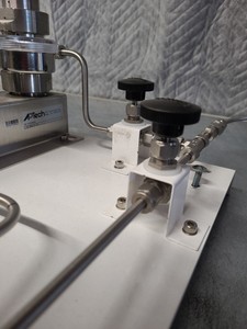 Thumbnail image of 2 x Wika Gas Pressure Regulator Rigs 150 PSIG/10 BAR OUT 3500 PSIG BAR IN Lab