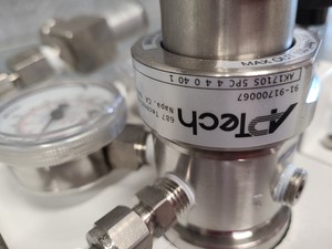Thumbnail image of 2 x Wika Gas Pressure Regulator Rigs 150 PSIG/10 BAR OUT 3500 PSIG BAR IN Lab