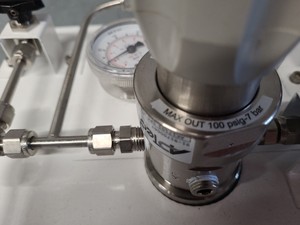 Thumbnail image of 2 x Wika Gas Pressure Regulator Rigs 150 PSIG/10 BAR OUT 3500 PSIG BAR IN Lab