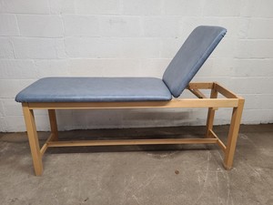 Thumbnail image of 1x Huntleigh Akron A2900 Medical Examination Benches -188x64x76cm Lab
