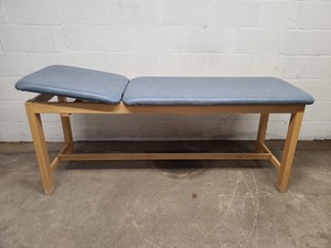 Thumbnail image of 1x Huntleigh Akron A2900 Medical Examination Benches -188x64x76cm Lab