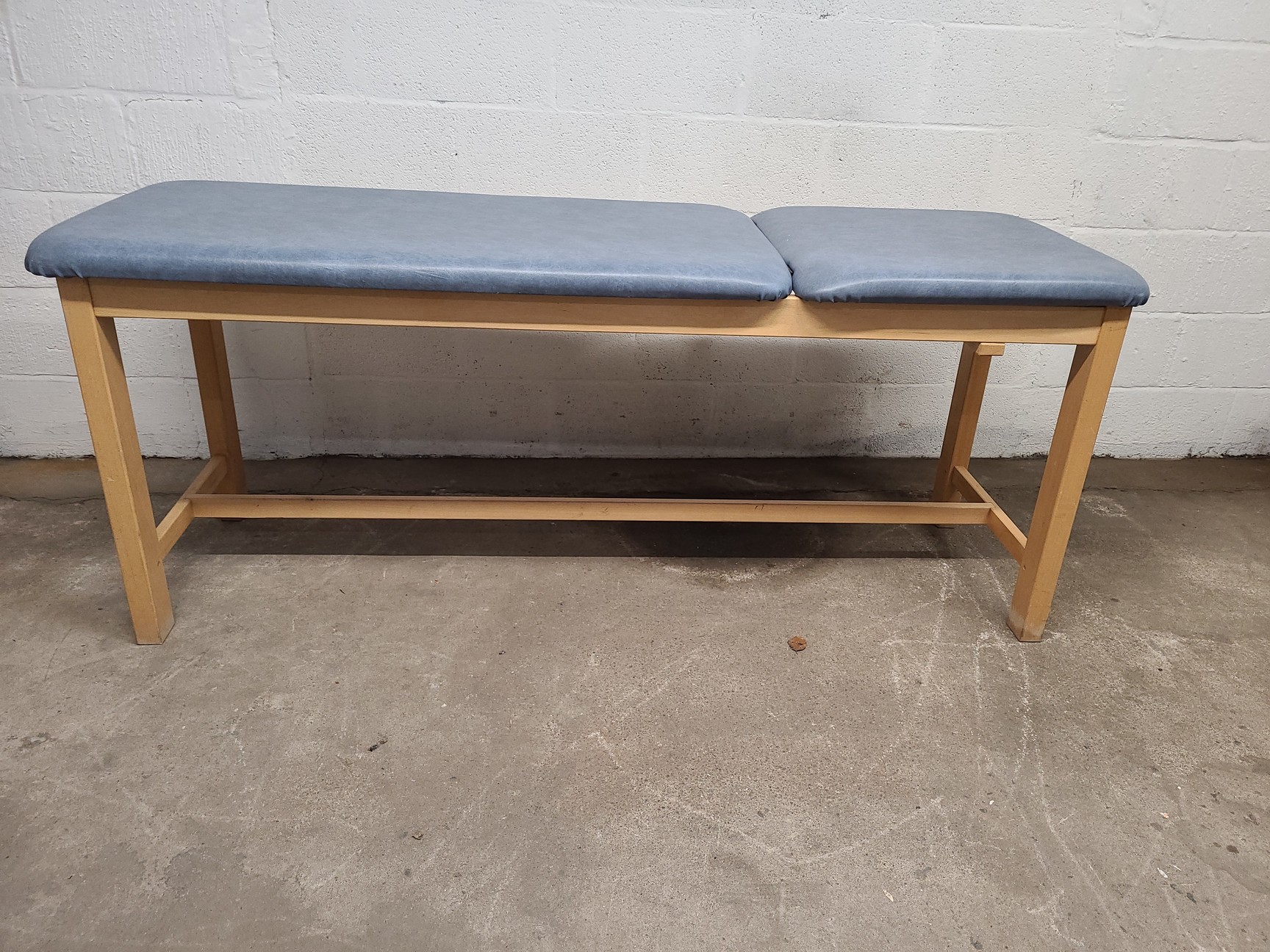Image of 1x Huntleigh Akron A2900 Medical Examination Benches -188x64x76cm Lab