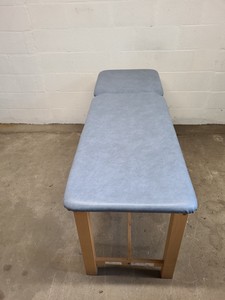 Thumbnail image of 1x Huntleigh Akron A2900 Medical Examination Benches -188x64x76cm Lab